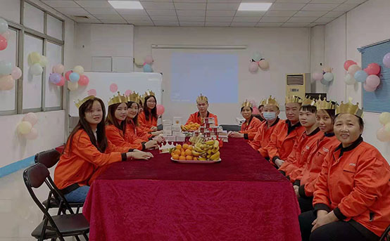 菲思盾壁掛爐生日會(huì)現(xiàn)場(chǎng)